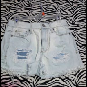 Mid rise Ripped Shorts